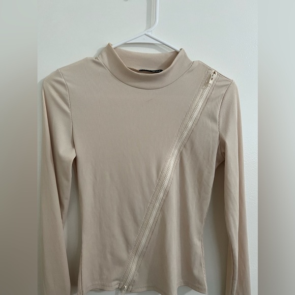 Nude zipper top - Picture 3 of 5